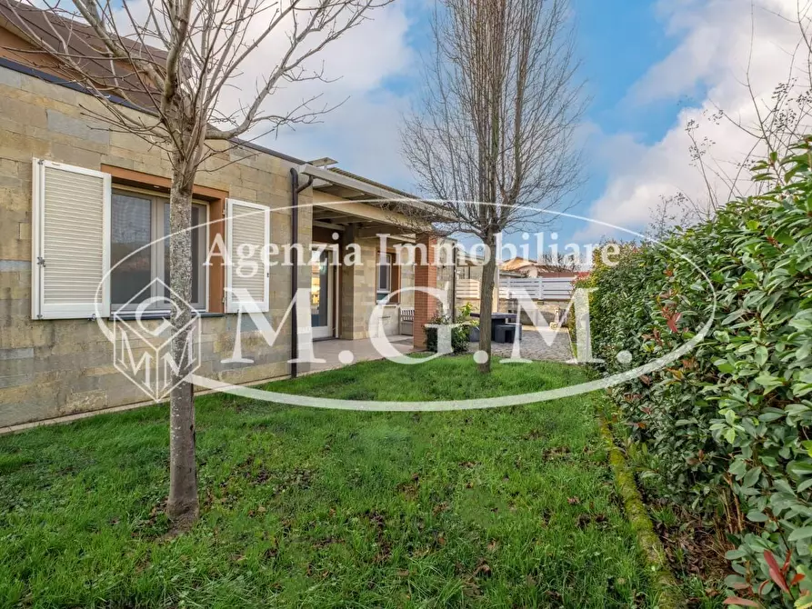 Immagine 6 di Villetta a schiera in vendita  a Calcinaia