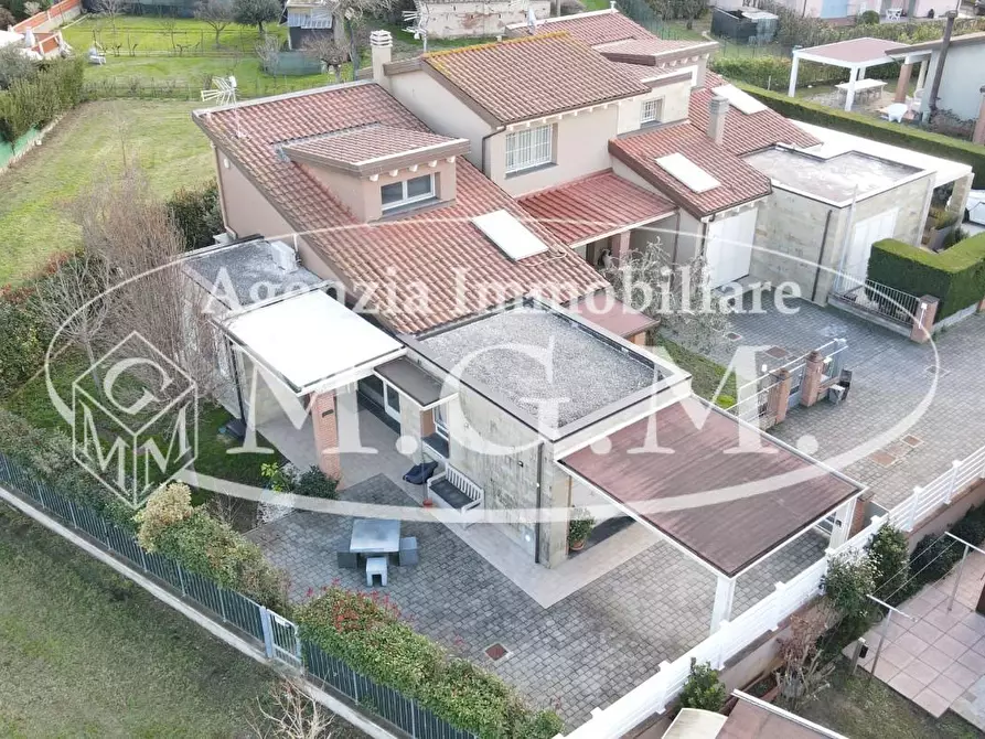 Immagine 37 di Villetta a schiera in vendita  a Calcinaia