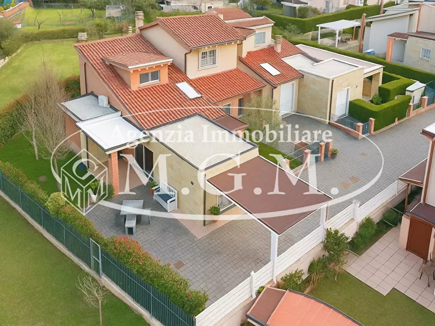 Immagine 50 di Villetta a schiera in vendita  a Calcinaia