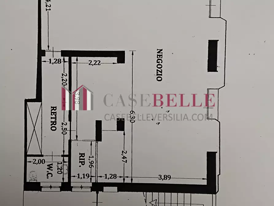 Immagine 1 di Attività commerciale in vendita  a Camaiore