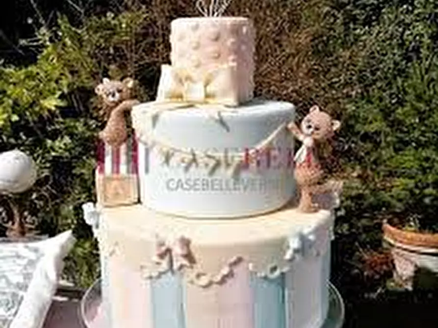 Immagine 13 di Bar / Ristorante in vendita  a Lucca