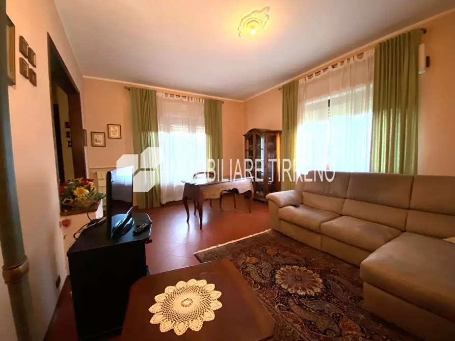 Immagine 6 di Villa in vendita  a Massa