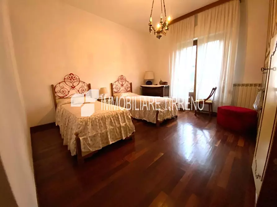 Immagine 14 di Villa in vendita  a Massa