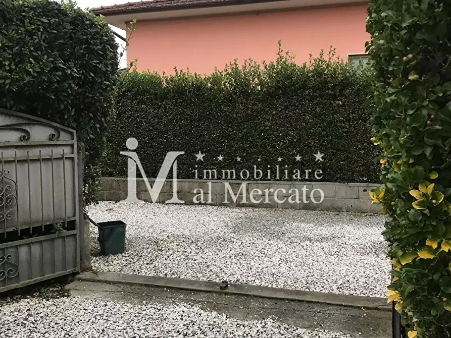 Immagine 5 di Casa indipendente in vendita  a Pietrasanta
