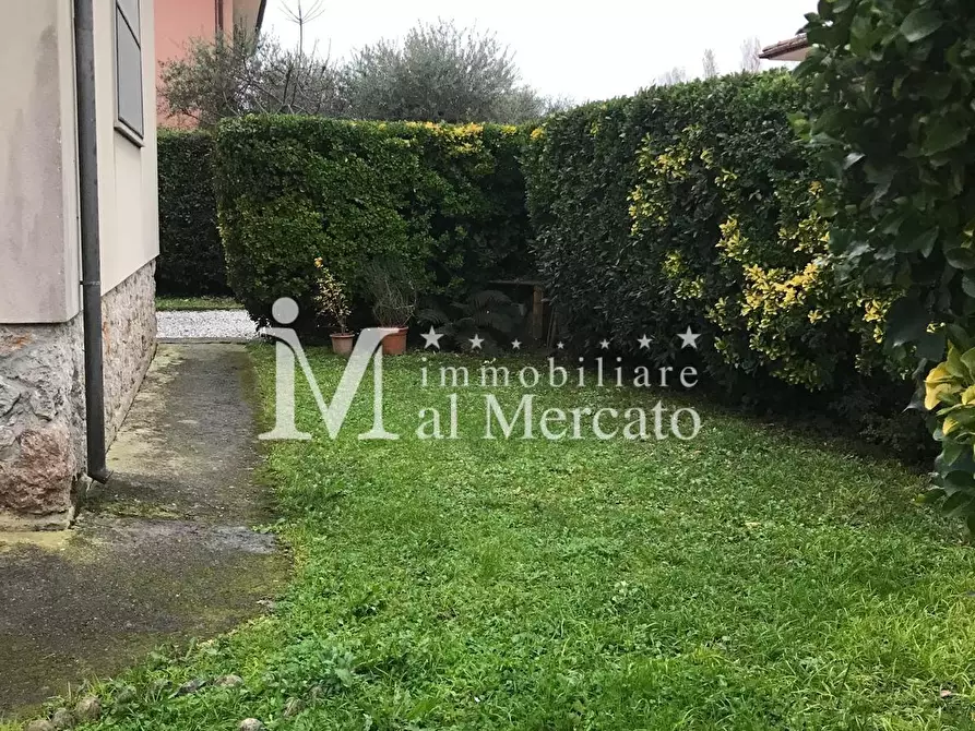 Immagine 3 di Casa indipendente in vendita  a Pietrasanta