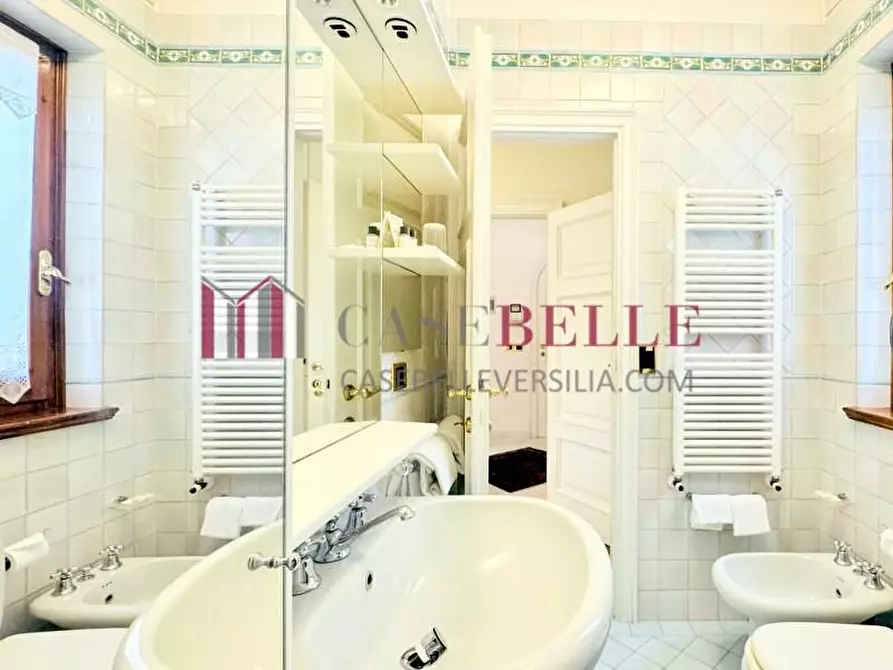 Immagine 25 di Appartamento in affitto  a Forte Dei Marmi