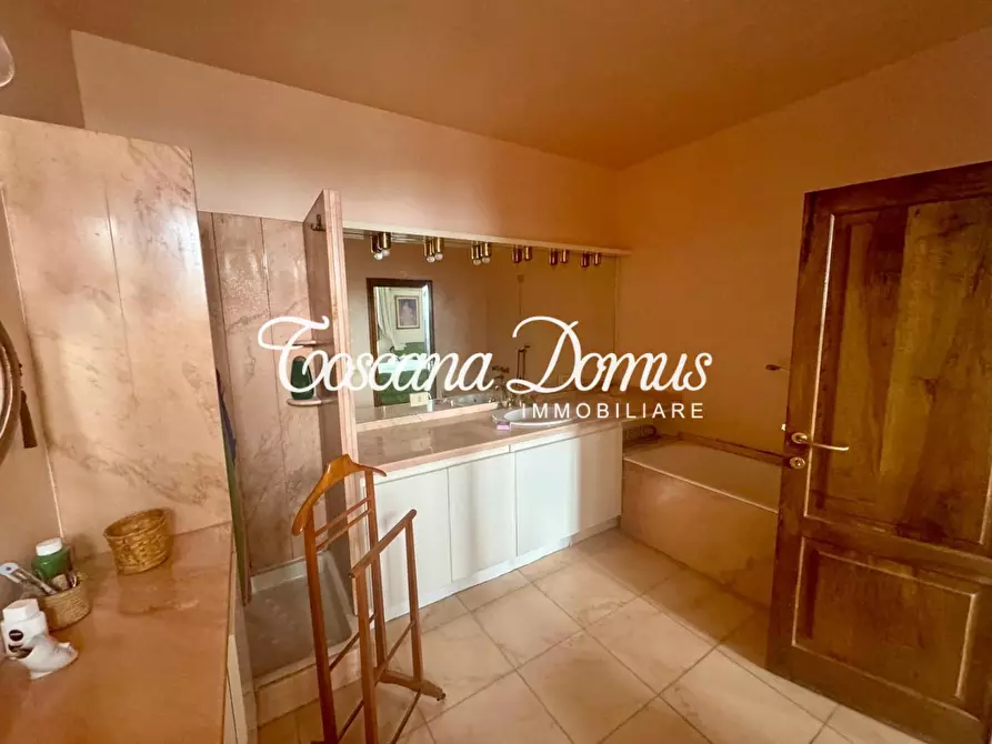 Immagine 90 di Villa in vendita  a Monteriggioni