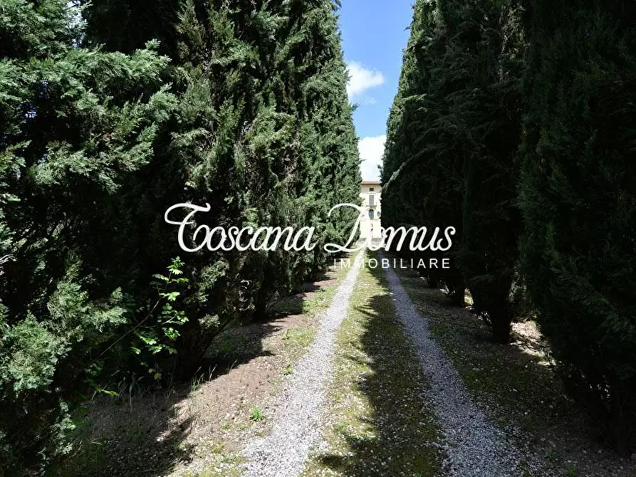 Immagine 9 di Villa in vendita  a Monteriggioni