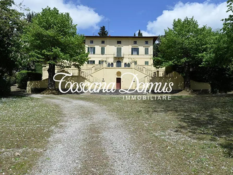 Immagine 12 di Villa in vendita  a Monteriggioni