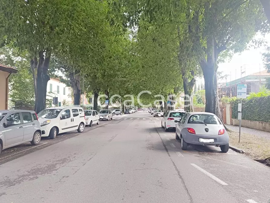 Immagine 9 di Ufficio in affitto  a Lucca