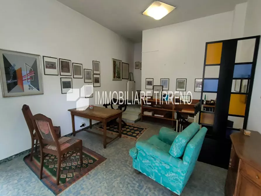 Immagine 3 di Negozio in vendita  a Massa