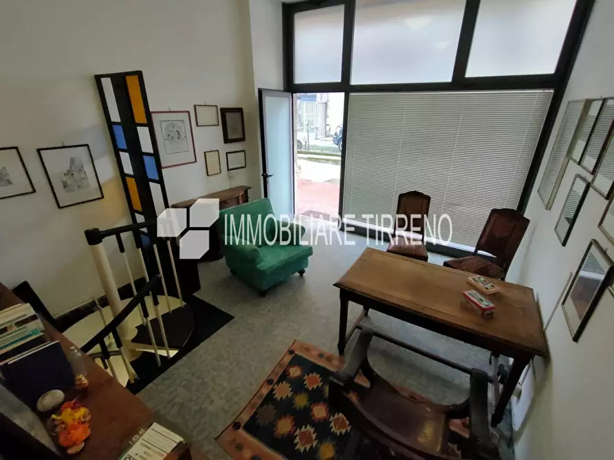 Immagine 2 di Negozio in vendita  a Massa