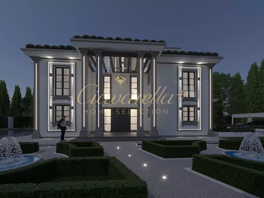 Immagine 12 di Villa in vendita  a Forte Dei Marmi