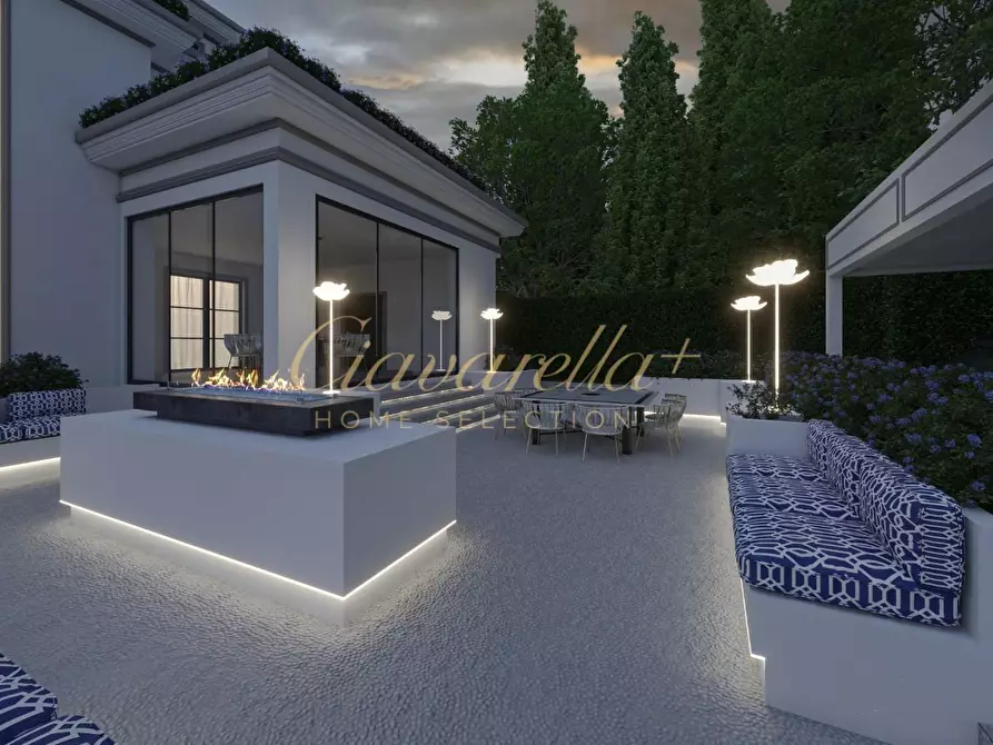 Immagine 8 di Villa in vendita  a Forte Dei Marmi