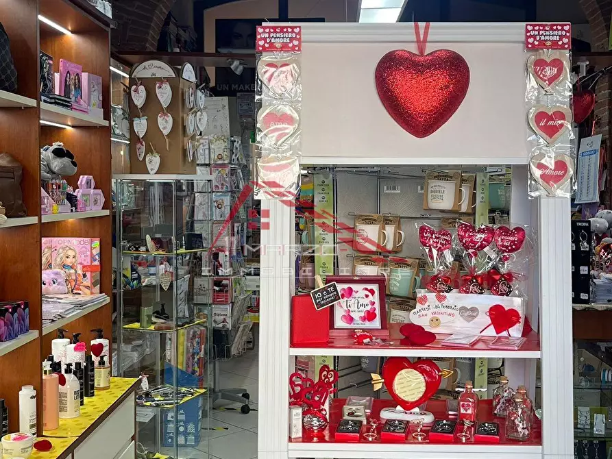 Immagine 5 di Attività commerciale in vendita  a Pisa