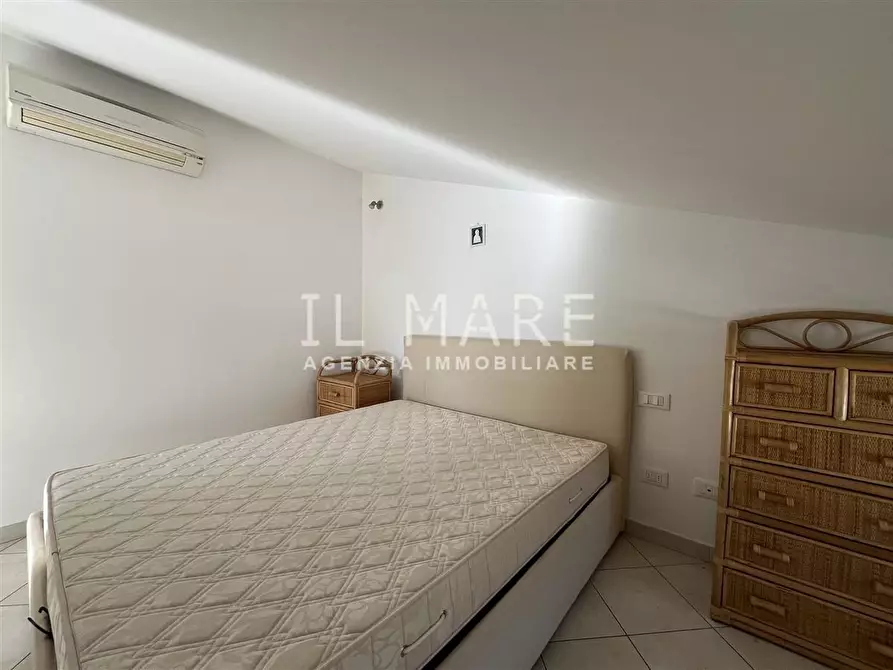 Immagine 13 di Mansarda in vendita  a Massa