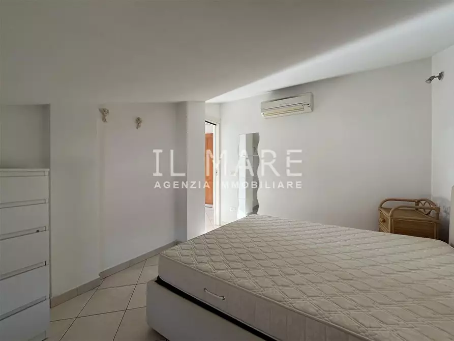 Immagine 14 di Mansarda in vendita  a Massa