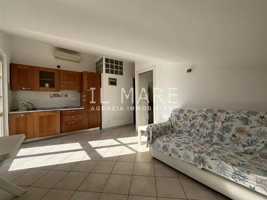 Immagine 11 di Mansarda in vendita  a Massa