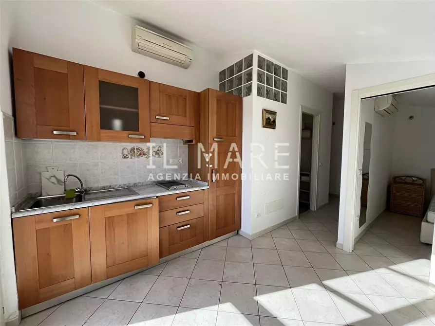 Immagine 7 di Mansarda in vendita  a Massa