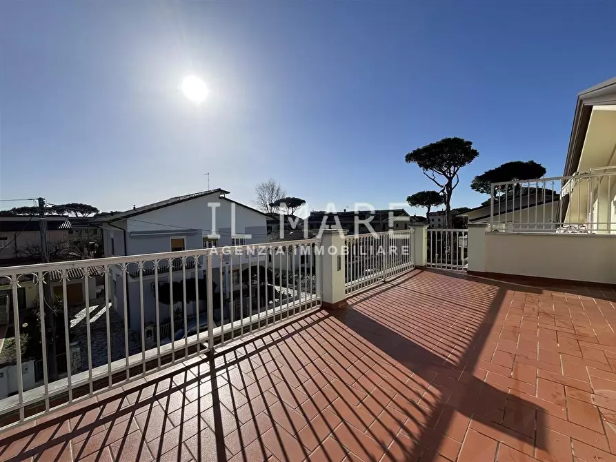 Immagine 3 di Mansarda in vendita  a Massa