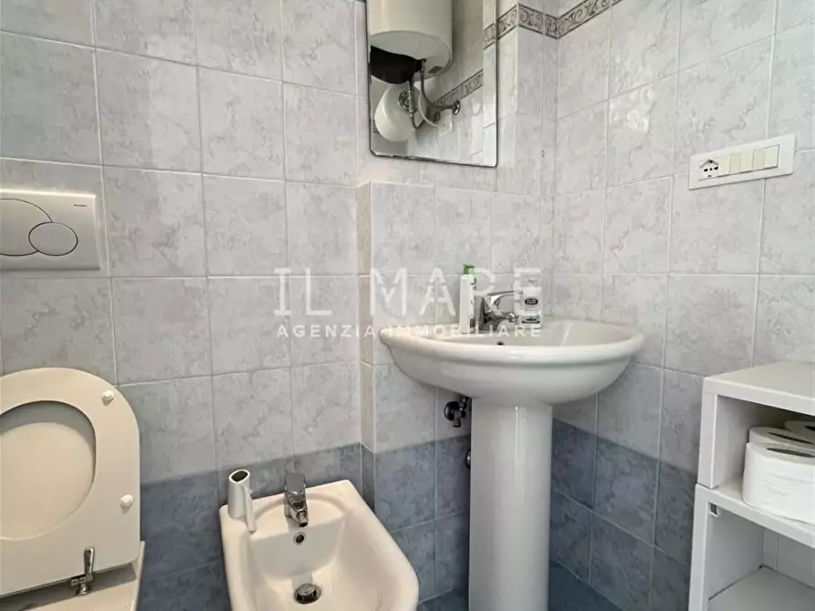 Immagine 15 di Mansarda in vendita  a Massa