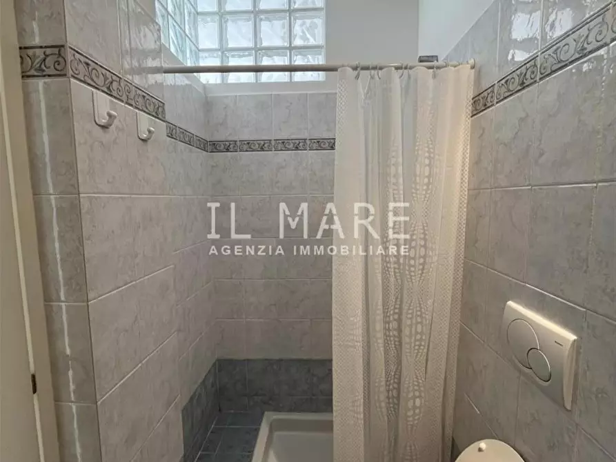 Immagine 16 di Mansarda in vendita  a Massa