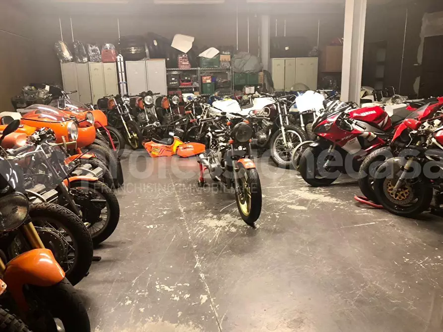 Immagine 28 di Appartamento in vendita  a Cascina