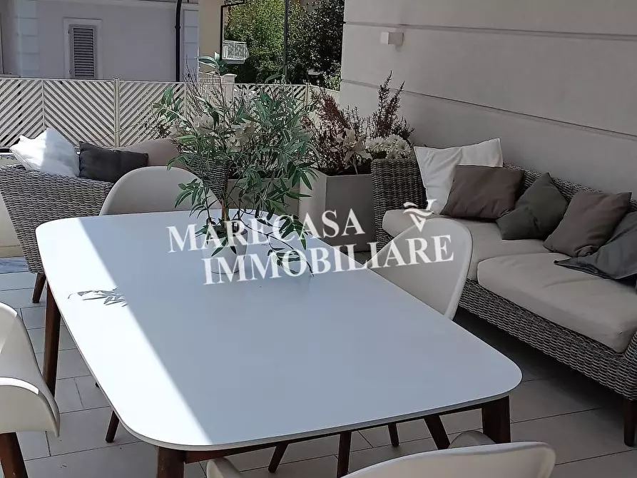 Immagine 13 di Appartamento in affitto  a Montignoso