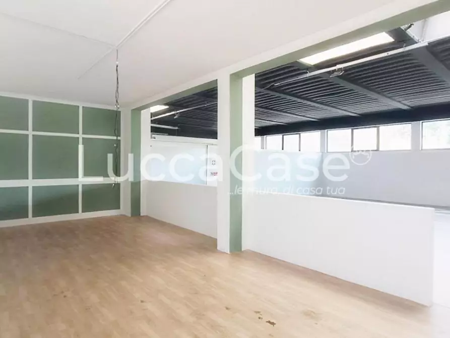 Immagine 10 di Capannone industriale in affitto  a Lucca