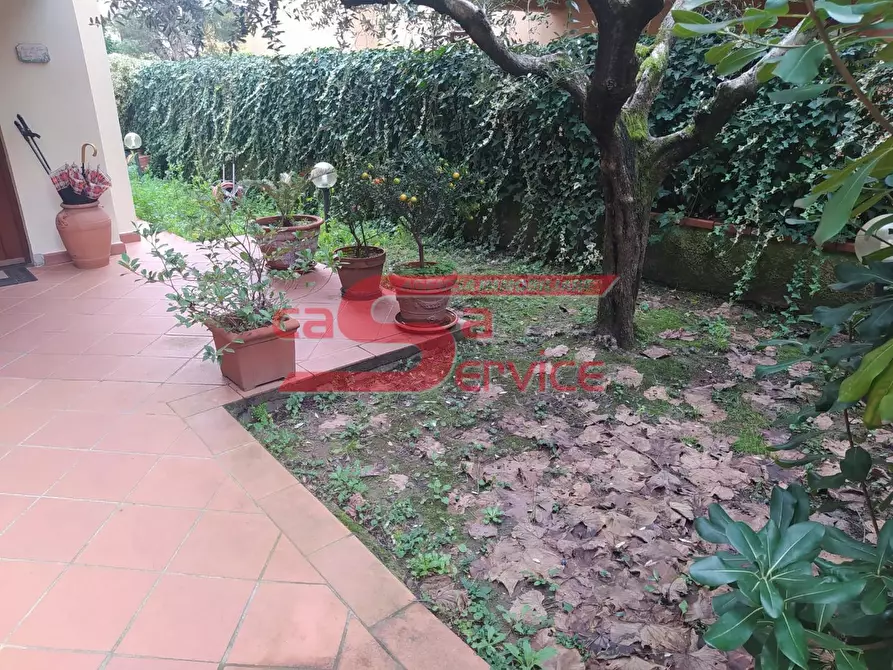 Immagine 2 di Casa bifamiliare in vendita  a Montecatini Terme