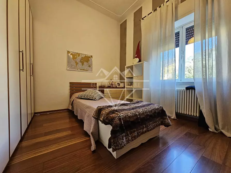 Immagine 5 di Appartamento in vendita  a Carrara