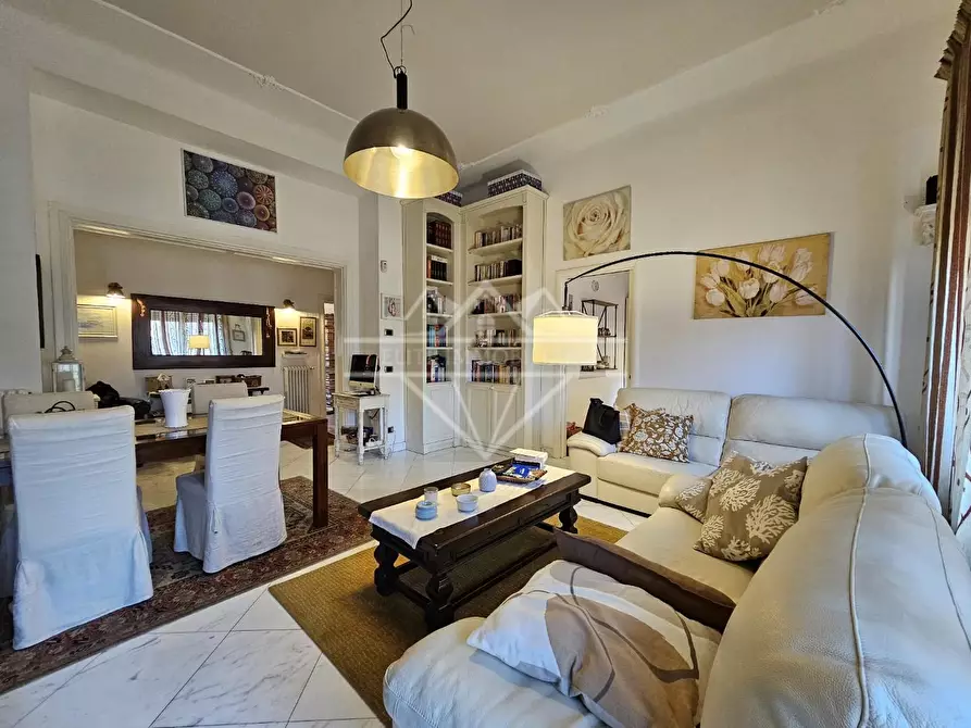 Immagine 1 di Appartamento in vendita  a Carrara