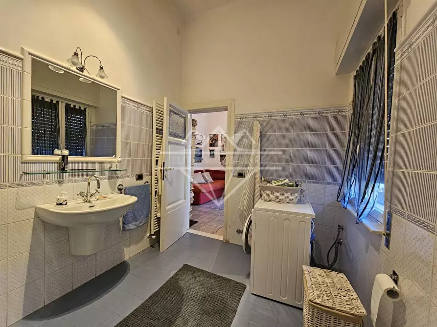 Immagine 7 di Appartamento in vendita  a Carrara