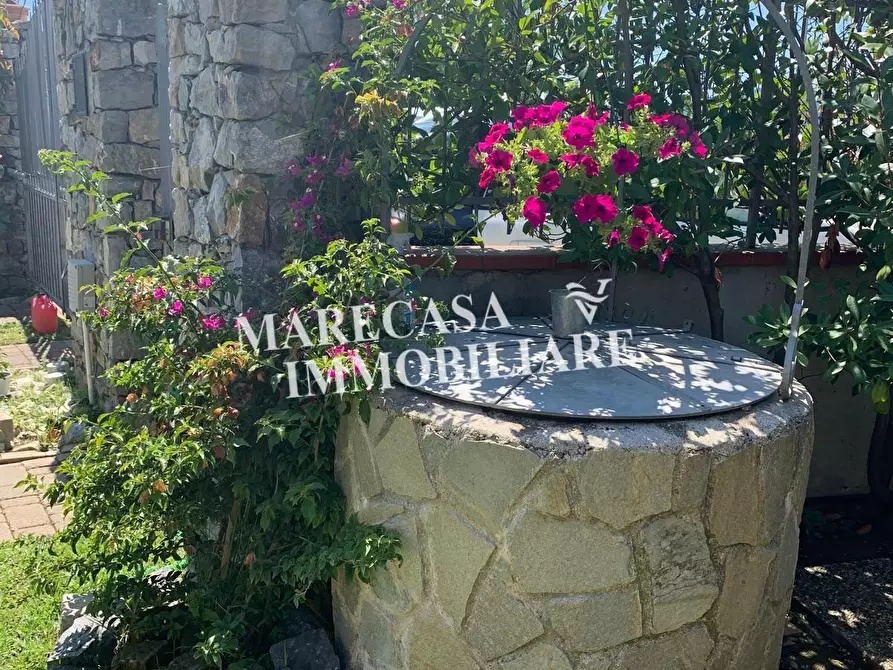 Immagine 7 di Villetta a schiera in vendita  a Castelnuovo Magra