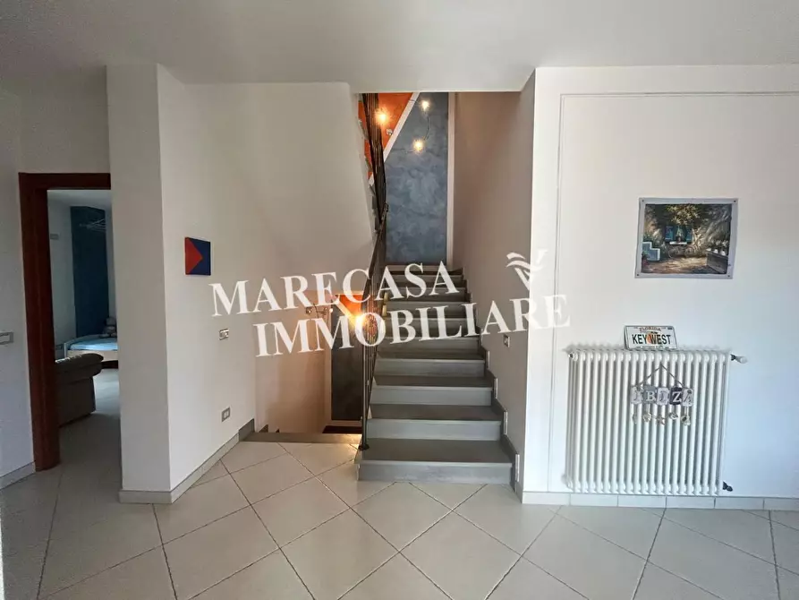 Immagine 41 di Villetta a schiera in vendita  a Castelnuovo Magra