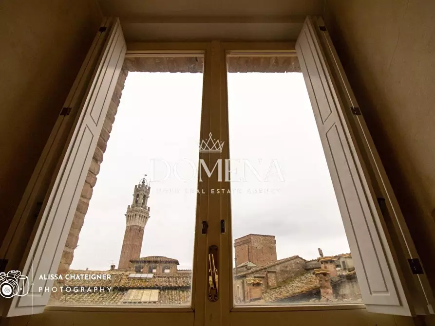 Immagine 4 di Mansarda in vendita  a Siena