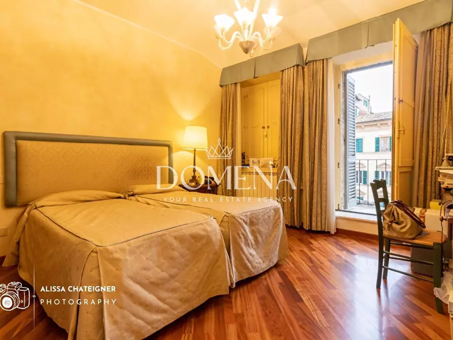 Immagine 27 di Mansarda in vendita  a Siena