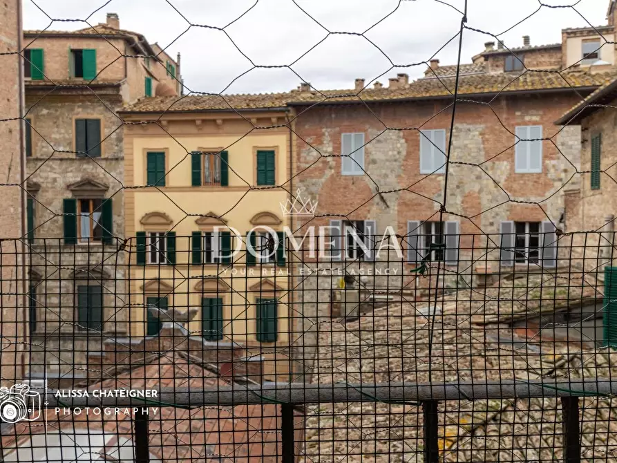 Immagine 30 di Mansarda in vendita  a Siena
