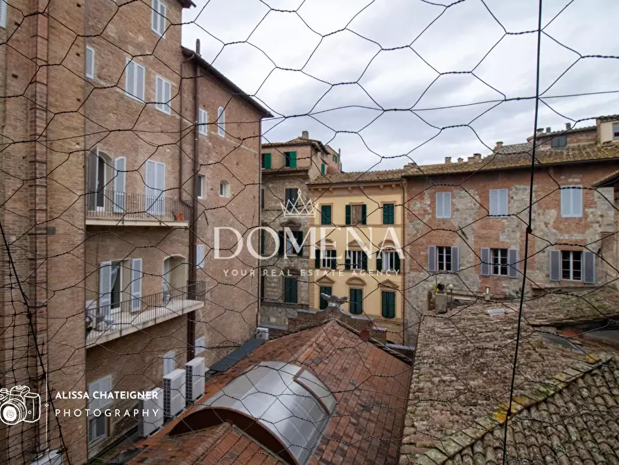 Immagine 34 di Mansarda in vendita  a Siena