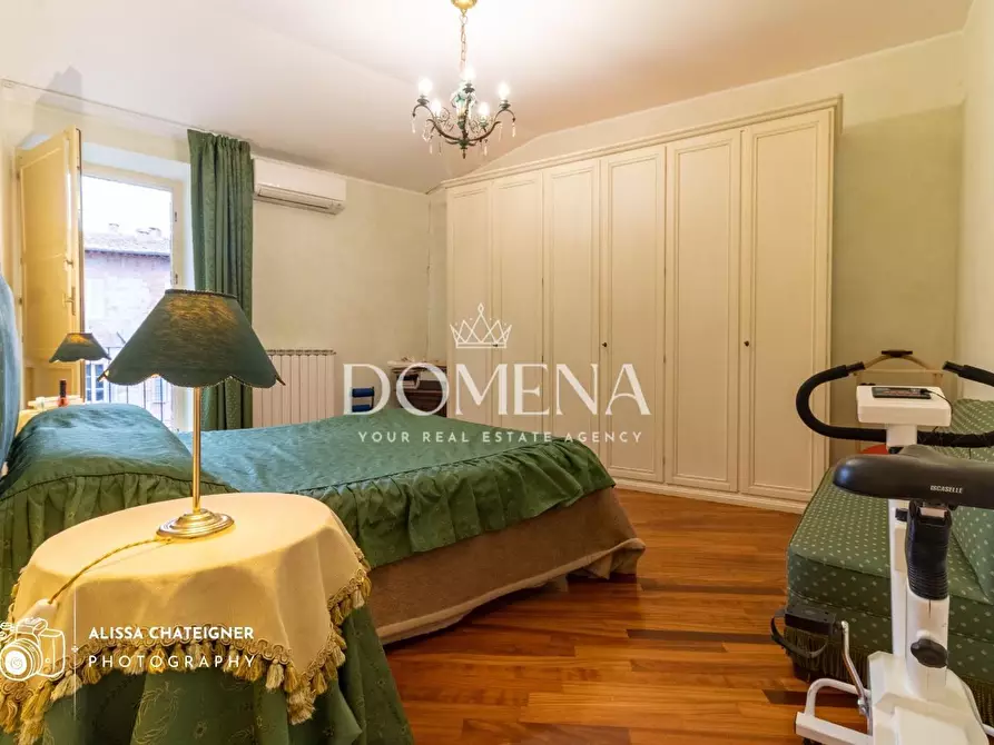 Immagine 31 di Mansarda in vendita  a Siena