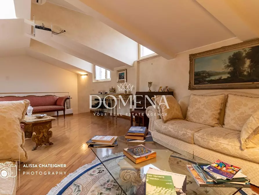 Immagine 10 di Mansarda in vendita  a Siena