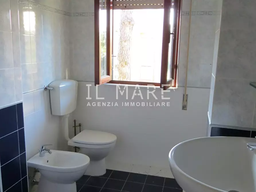 Immagine 11 di Appartamento in vendita  a Massa