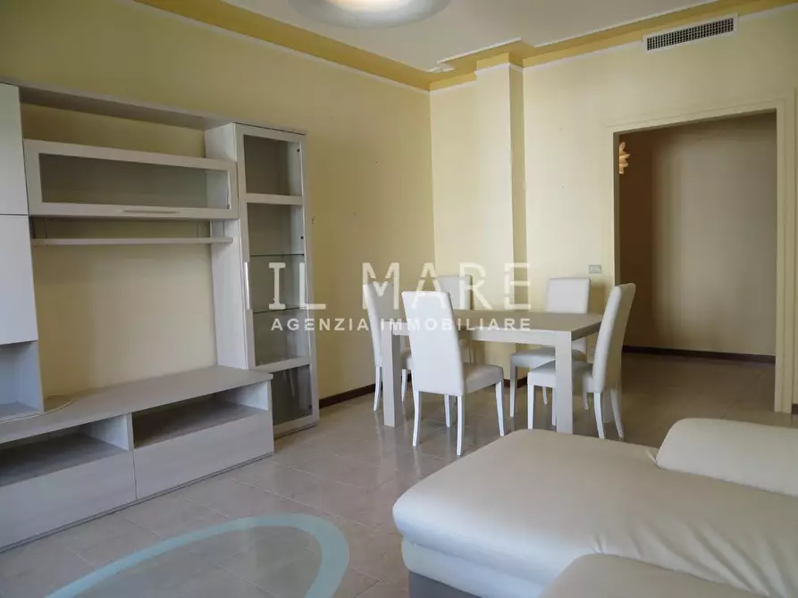 Immagine 3 di Appartamento in vendita  a Massa