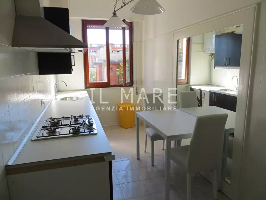 Immagine 5 di Appartamento in vendita  a Massa