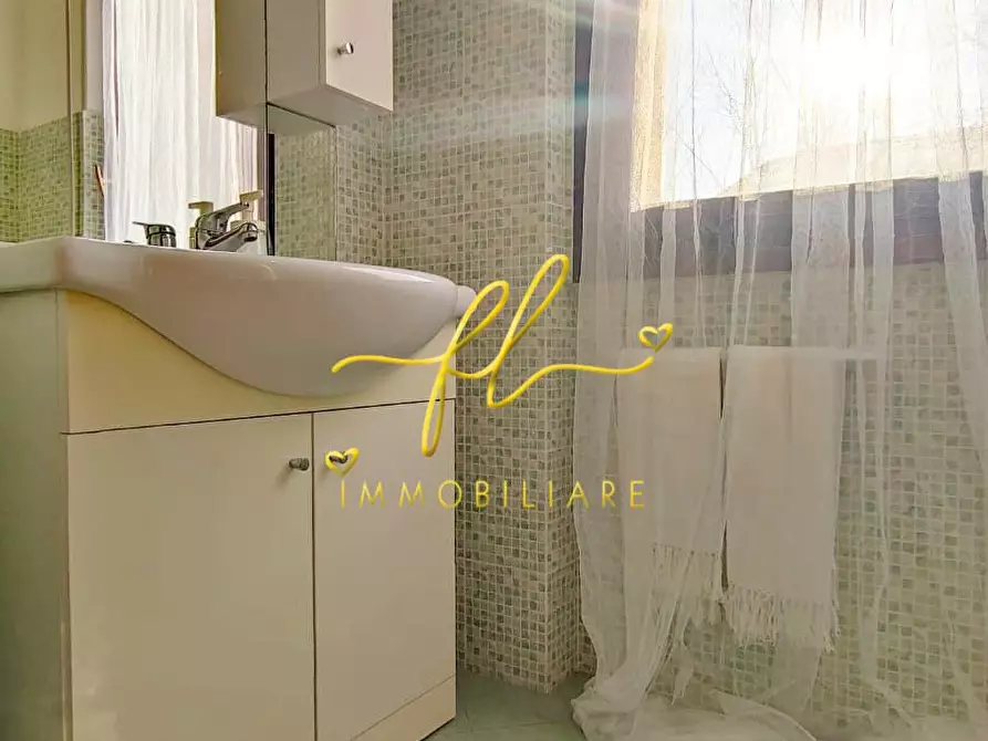 Immagine 12 di Appartamento in vendita  a Rosignano Marittimo