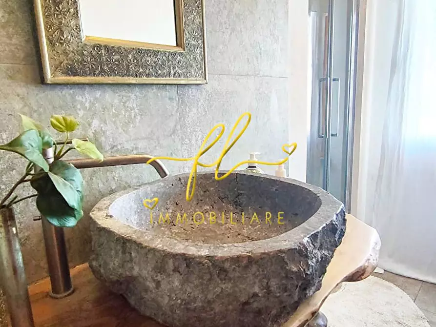 Immagine 34 di Casa colonica in vendita  a Rosignano Marittimo