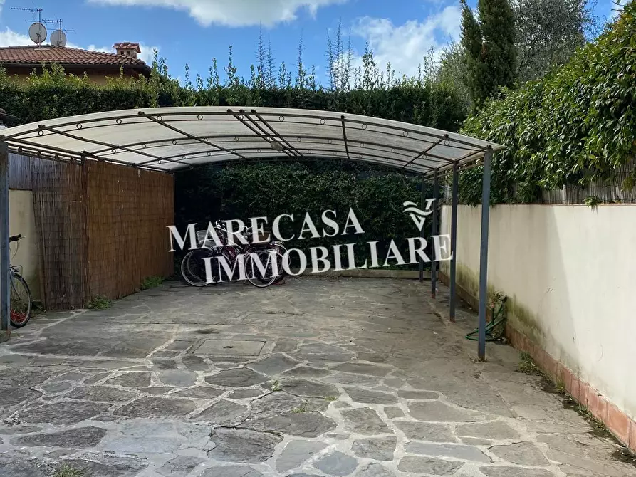 Immagine 28 di Appartamento in vendita  a Forte Dei Marmi