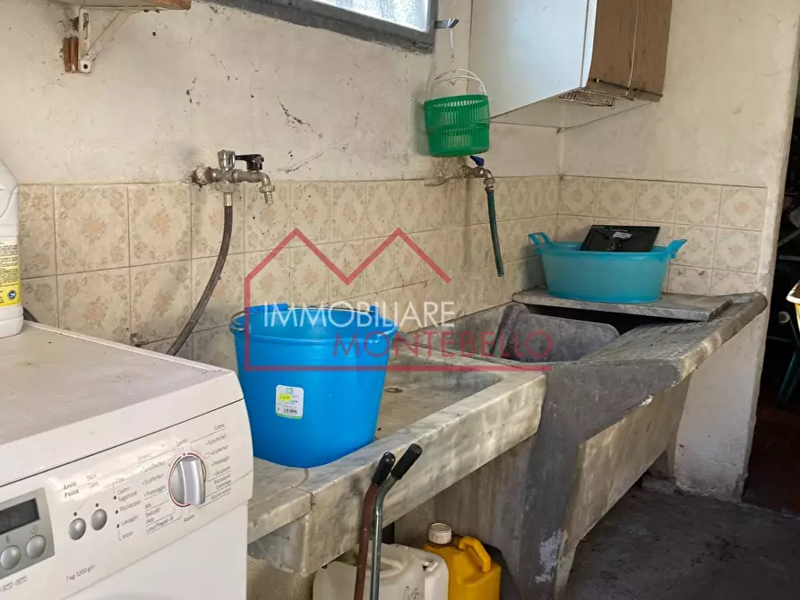 Immagine 21 di Casa indipendente in vendita  a Lucca