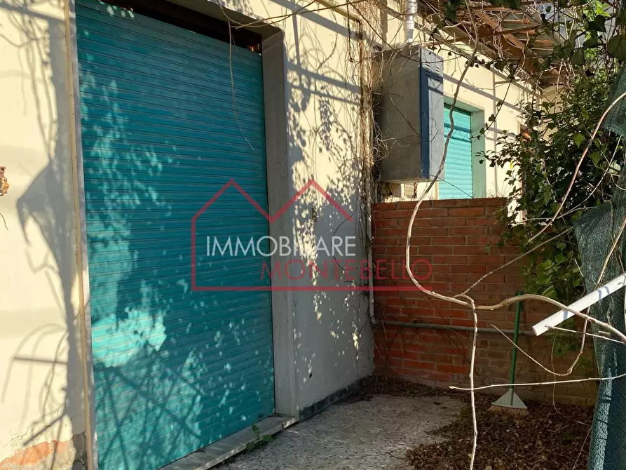 Immagine 9 di Casa bifamiliare in vendita  a Camaiore