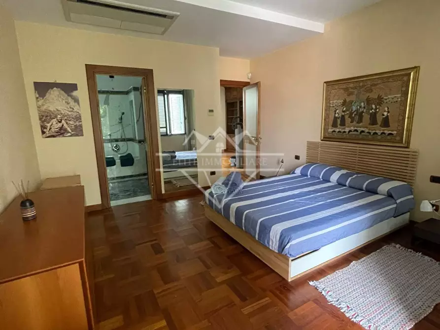 Immagine 16 di Casa bifamiliare in affitto  a Carrara